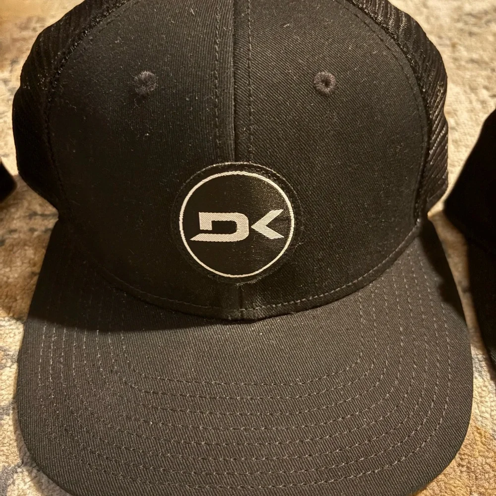 4 Snap Back Baseball Caps - Picture 3 of 7